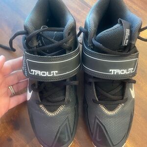 Baseball cleats size 4.5
